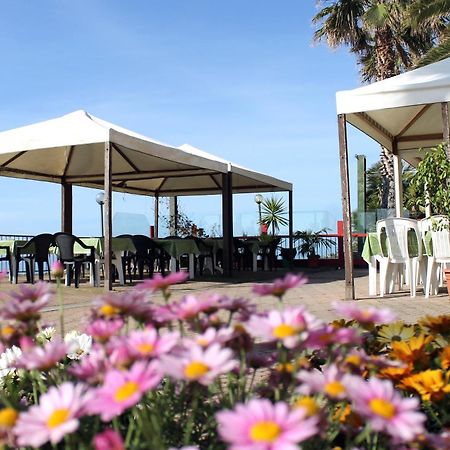 Albergo Ristorante Lucciola Santo Stefano al Mare Esterno foto