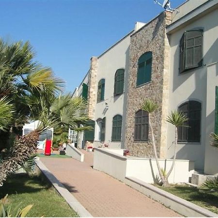 Albergo Ristorante Lucciola Santo Stefano al Mare Esterno foto