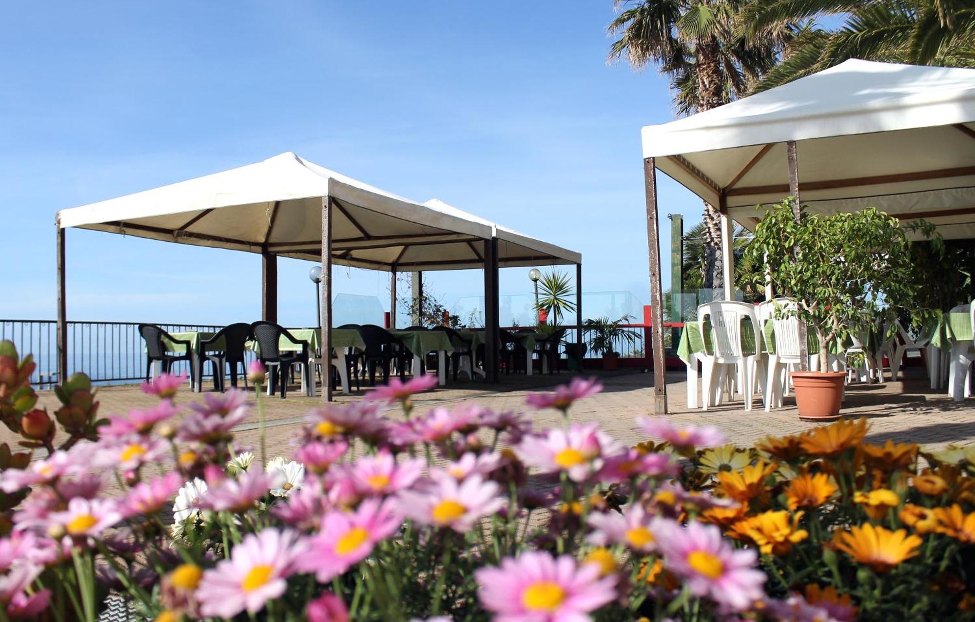 Albergo Ristorante Lucciola Santo Stefano al Mare Esterno foto