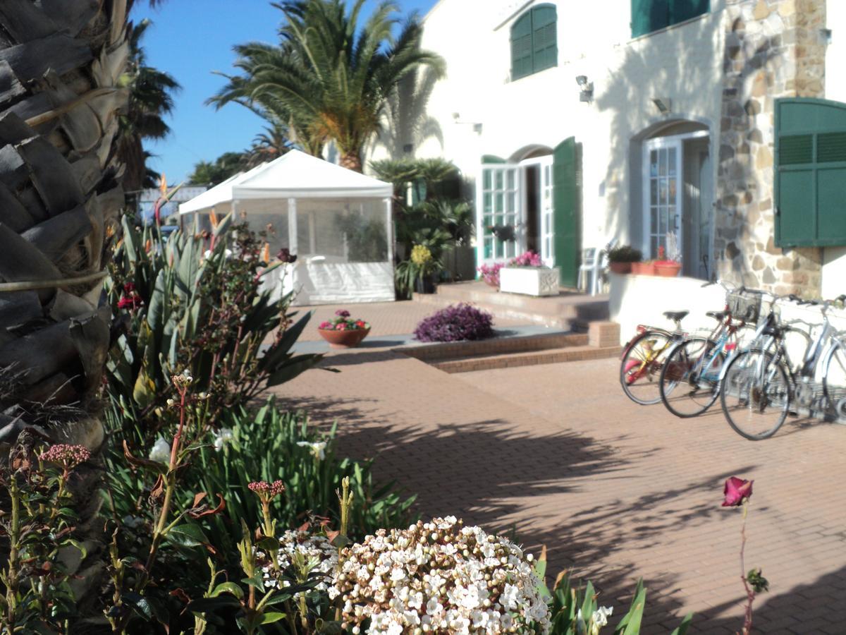 Albergo Ristorante Lucciola Santo Stefano al Mare Esterno foto