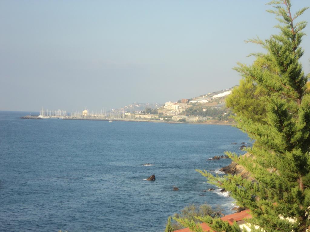 Albergo Ristorante Lucciola Santo Stefano al Mare Esterno foto