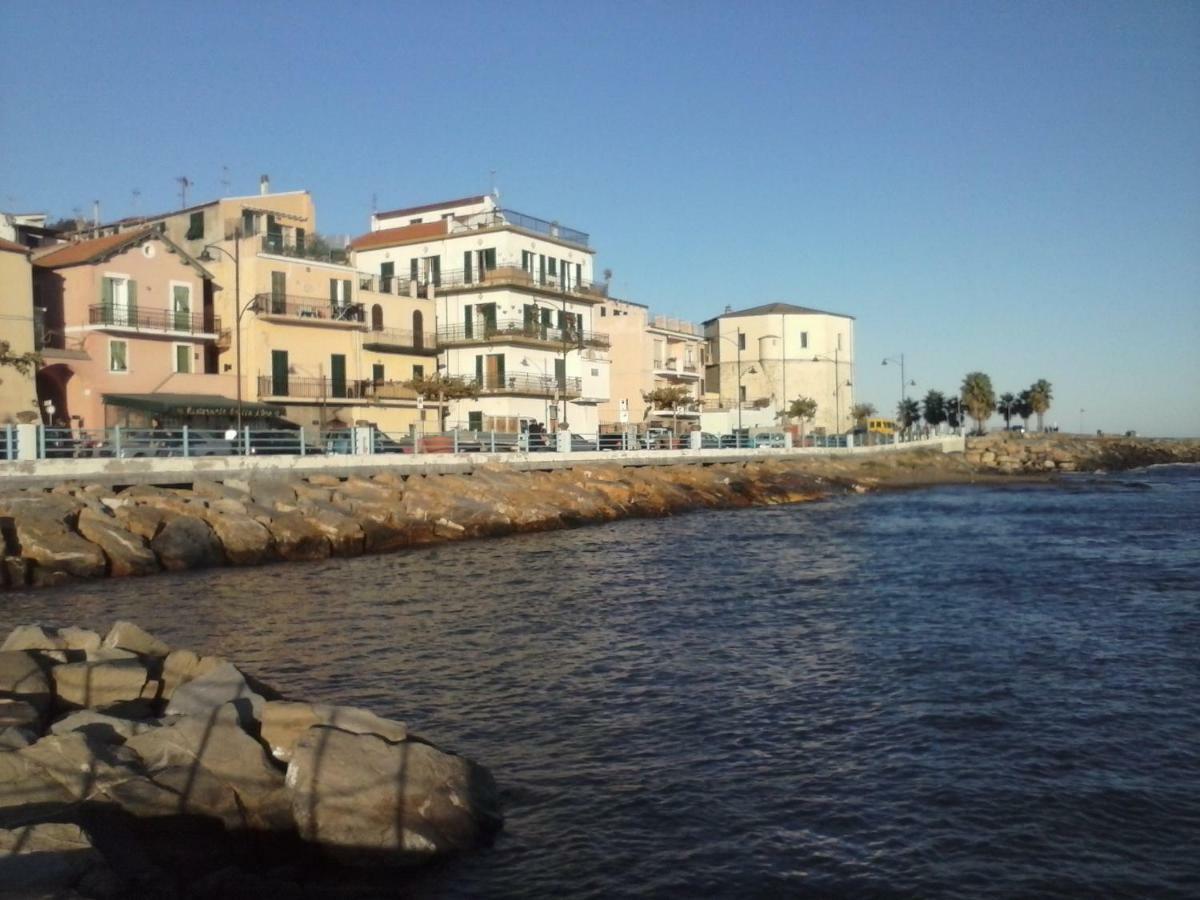 Albergo Ristorante Lucciola Santo Stefano al Mare Esterno foto