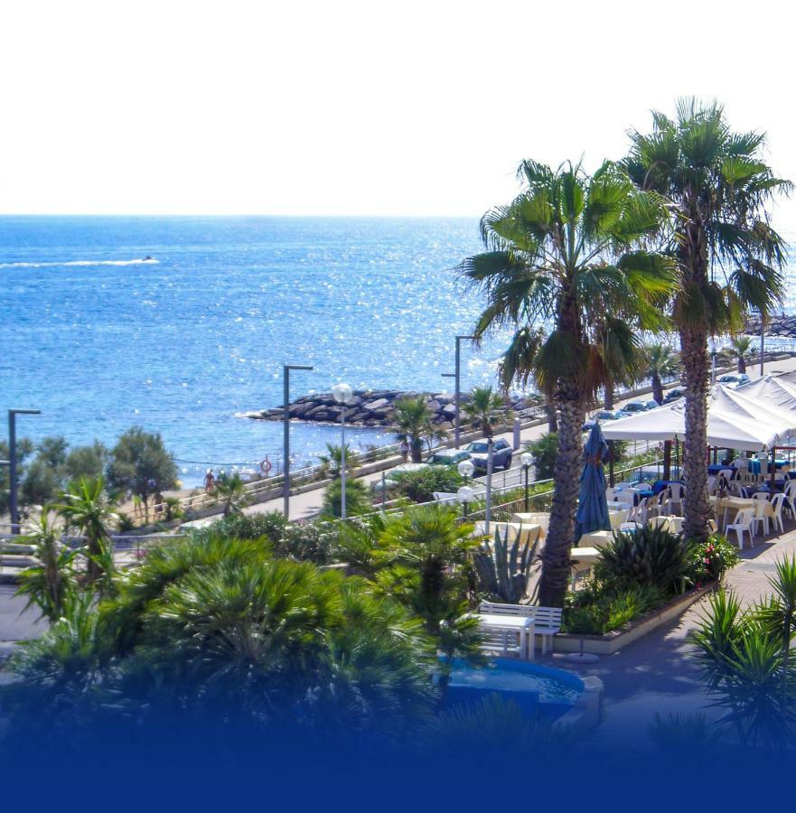 Albergo Ristorante Lucciola Santo Stefano al Mare Esterno foto